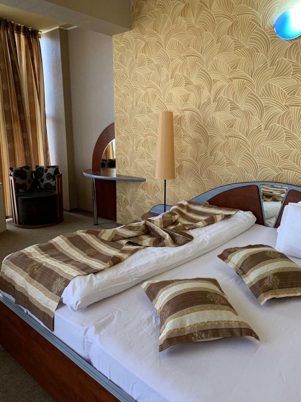 Hotel Helin - Calea Bucuresti Craiova Exteriör bild