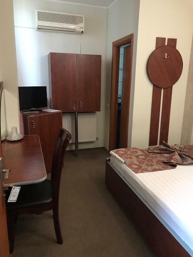 Hotel Helin - Calea Bucuresti Craiova Exteriör bild