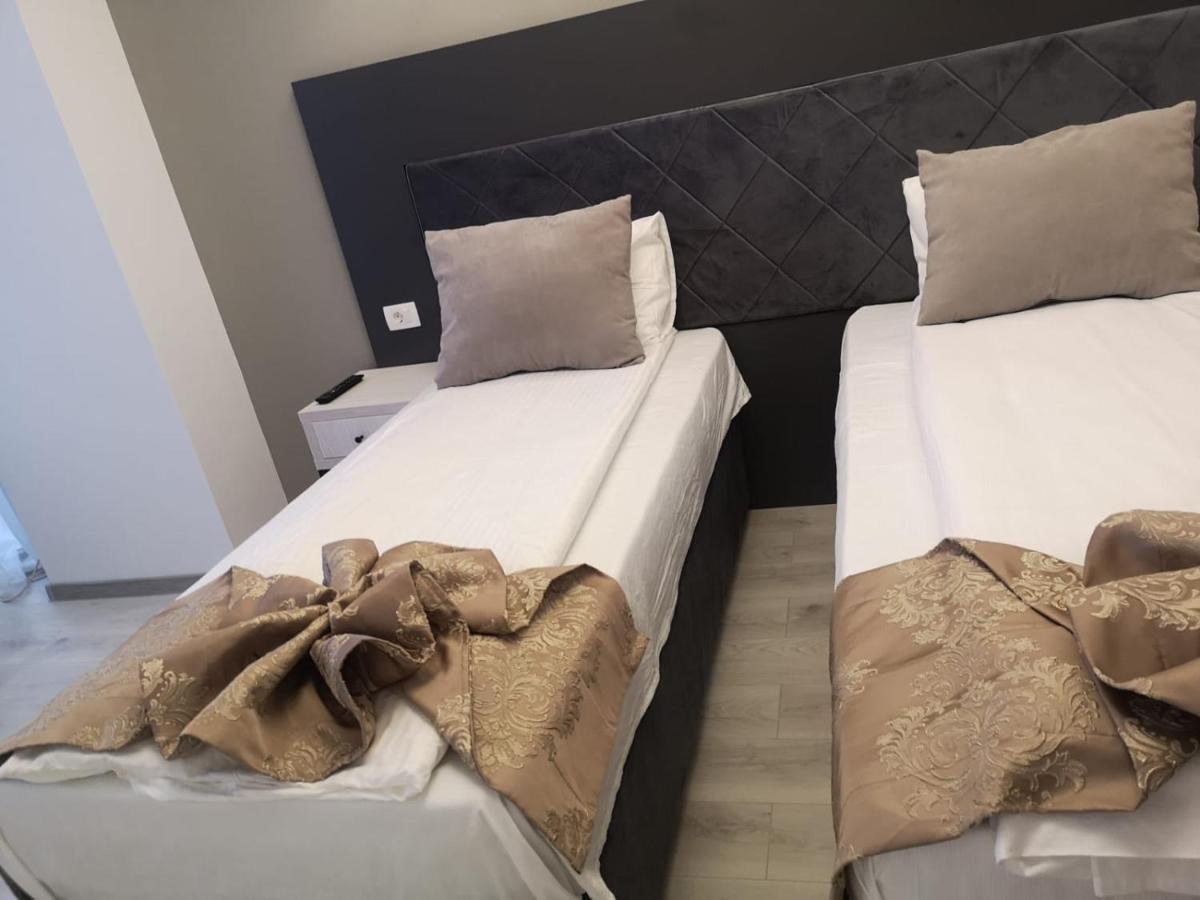 Hotel Helin - Calea Bucuresti Craiova Exteriör bild